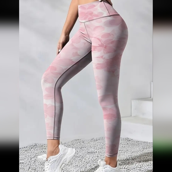 Pink Camo Women's Leggings - Picture 2 of 2